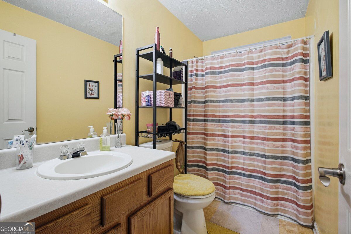 935 Lakeside Circle Property Photo 25