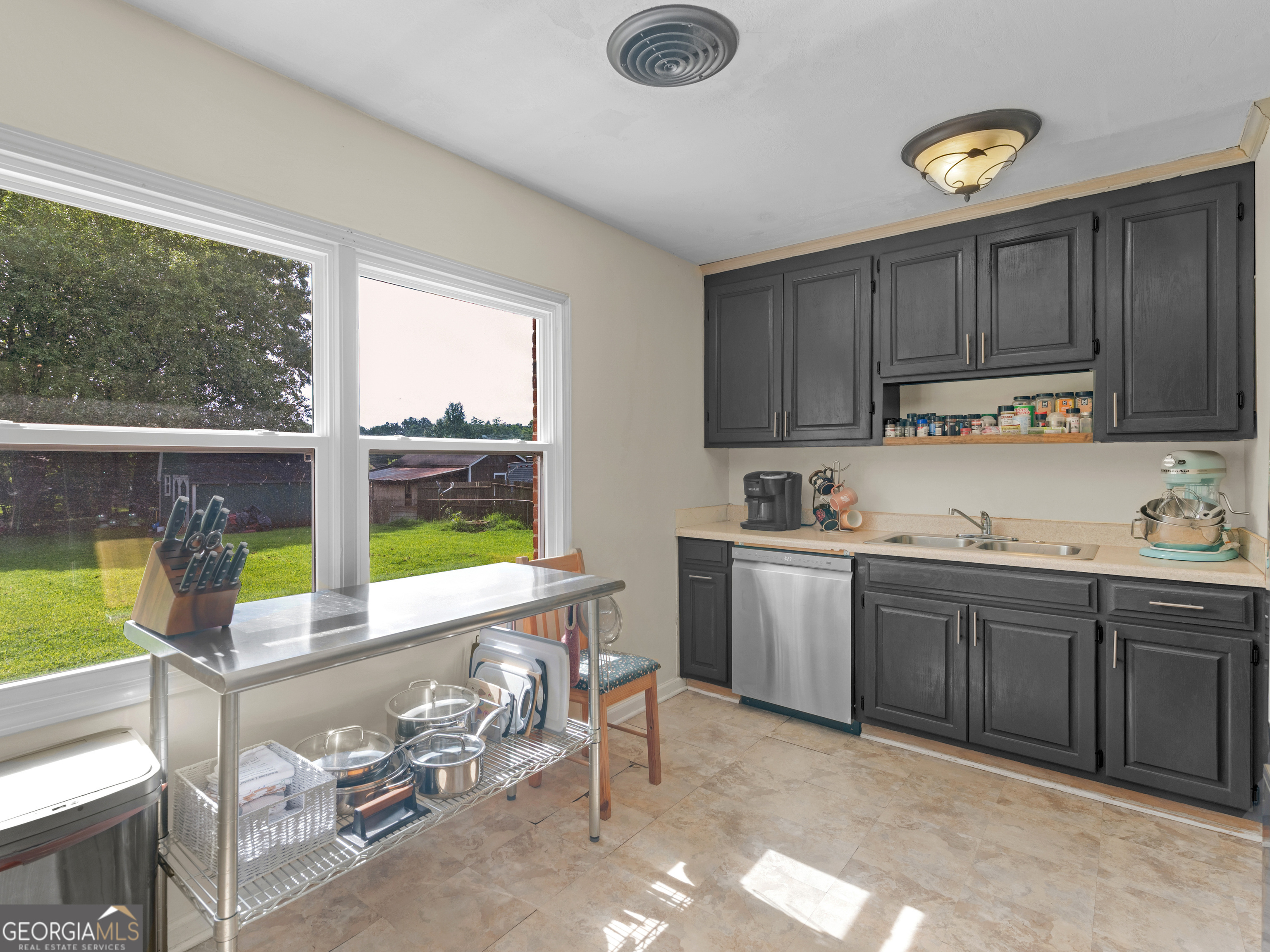 100 Marlon Street Property Photo 10