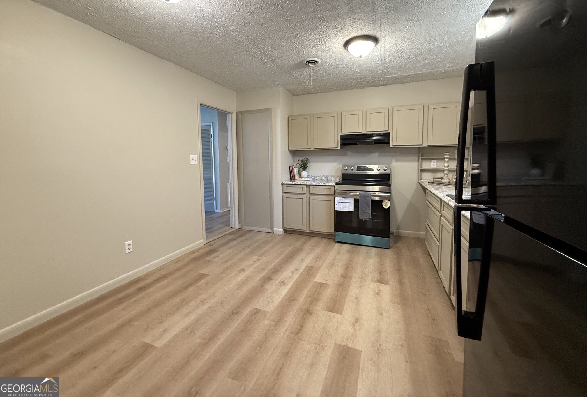 1056 Green Meadow Drive Property Photo 7