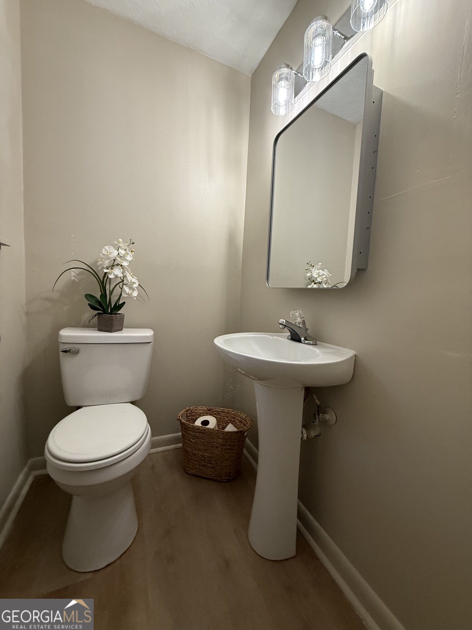 1056 Green Meadow Drive Property Photo 14