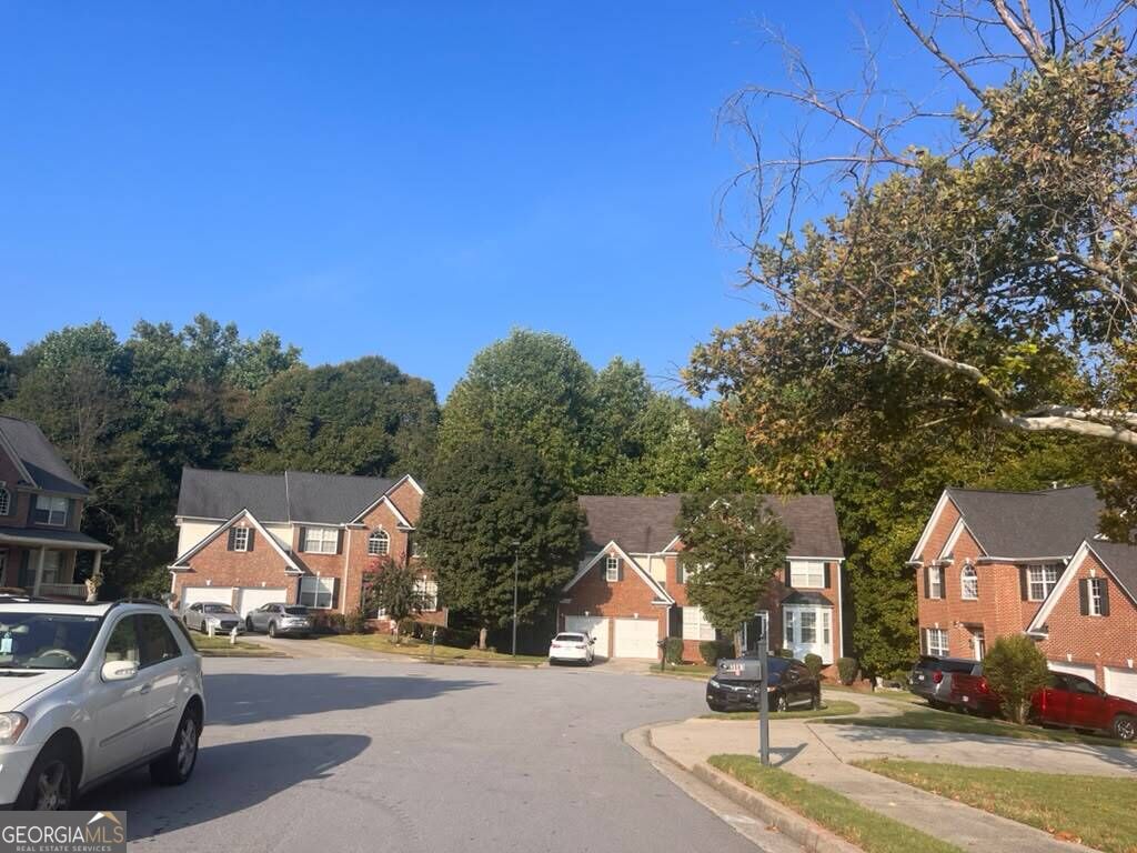 3881 Roxfield Drive Property Photo 3