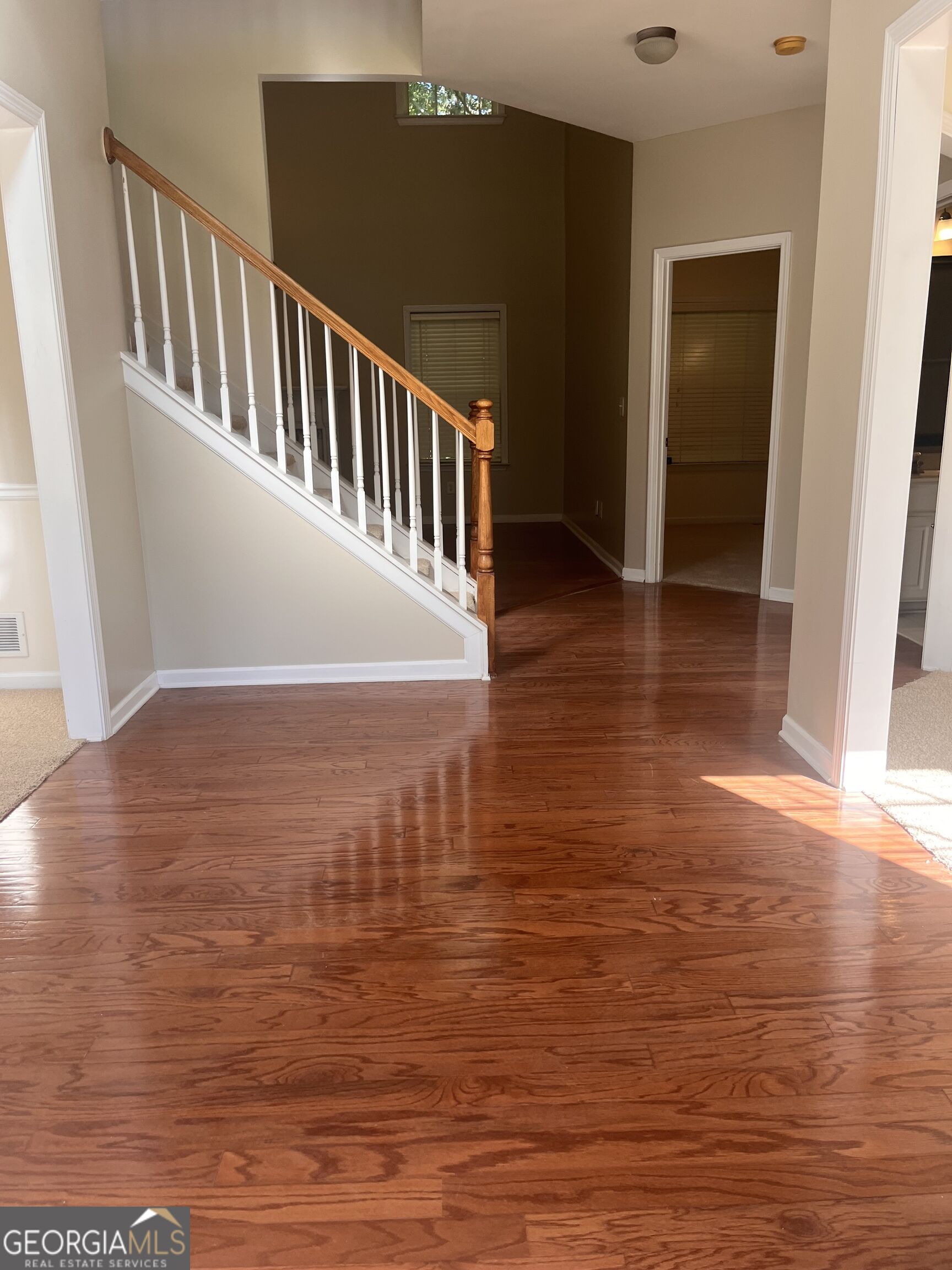 3881 Roxfield Drive Property Photo 4