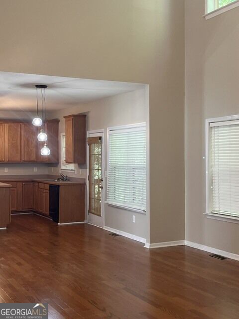3881 Roxfield Drive Property Photo 18