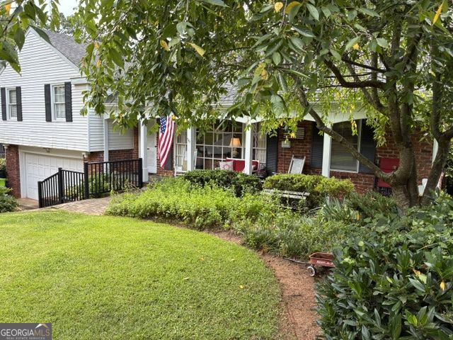 645 Patrick Place Property Photo 2