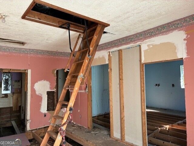 1932 M L King Jr Boulevard Property Photo 3