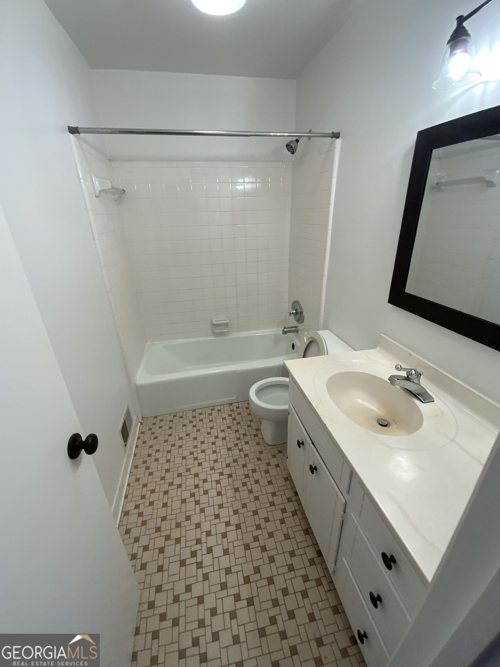 3925 Mountain View Rd # F4 Property Photo 5