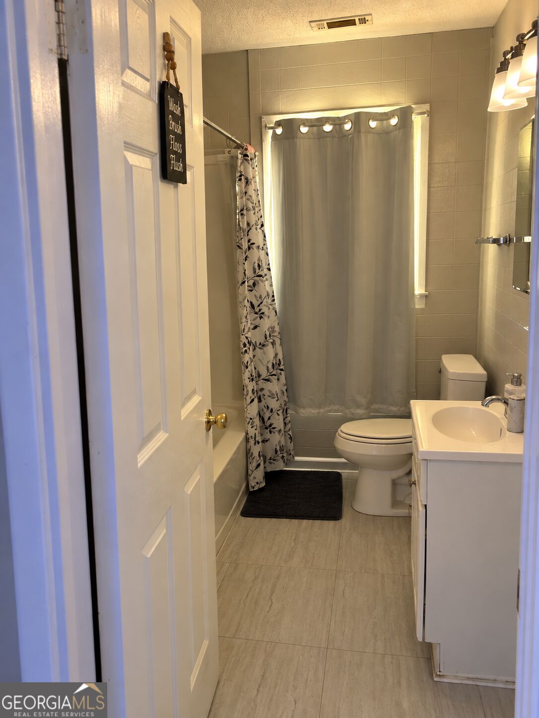 206 Johns Road Property Photo 3