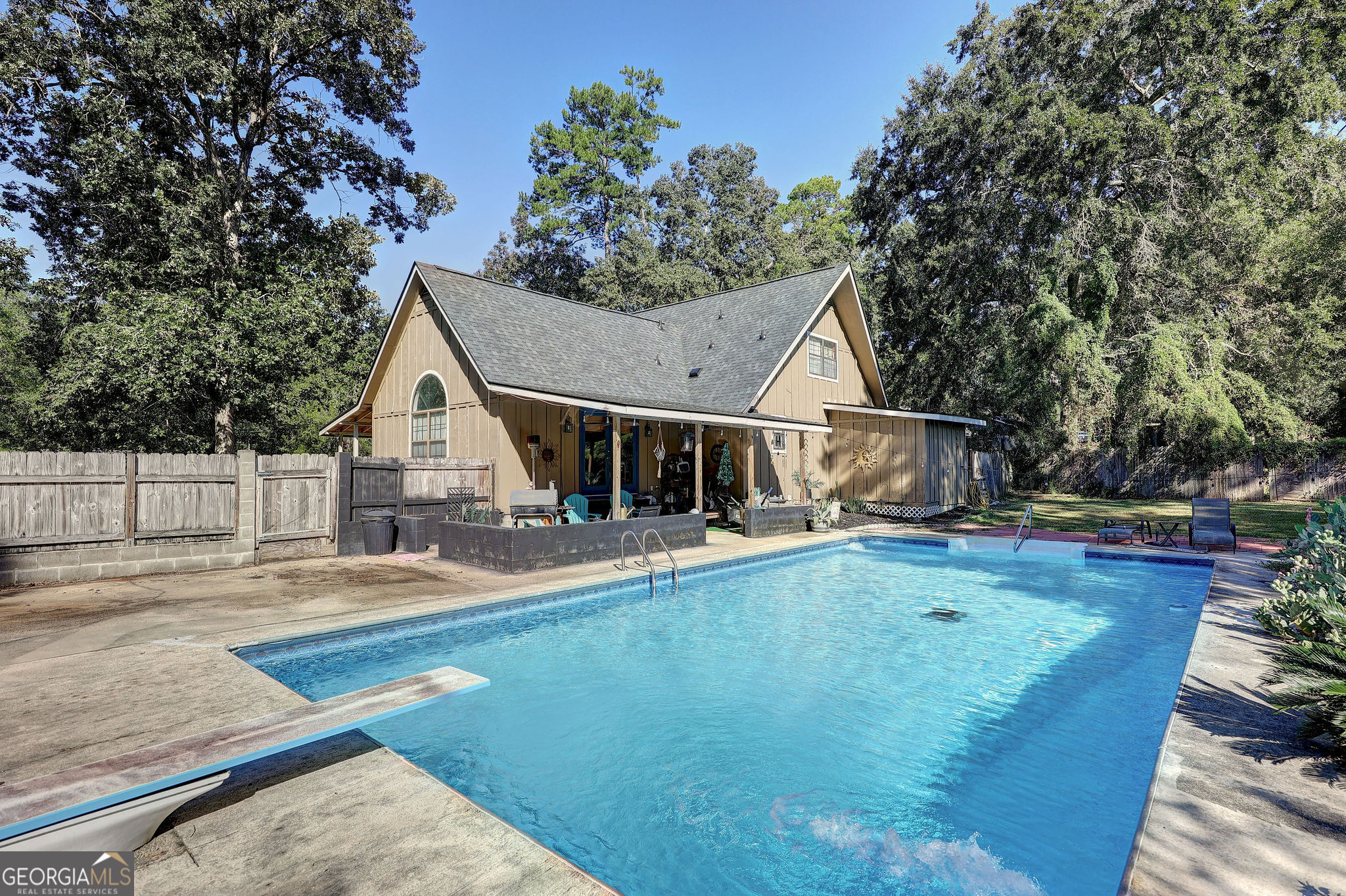 312 Dechene Drive Property Photo 4