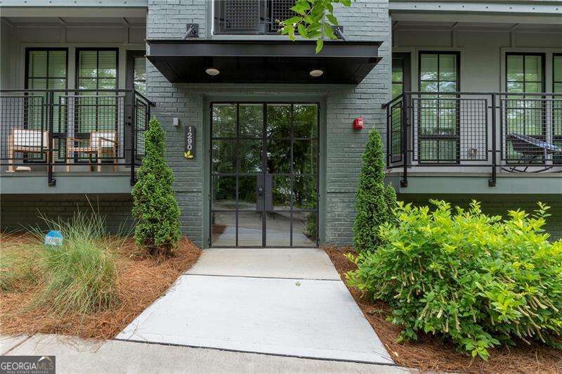 1290 Longreen Terr Nw # 2 Property Photo 2