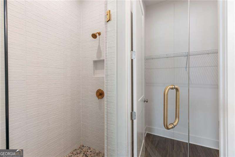 1290 Longreen Terr Nw # 2 Property Photo 6