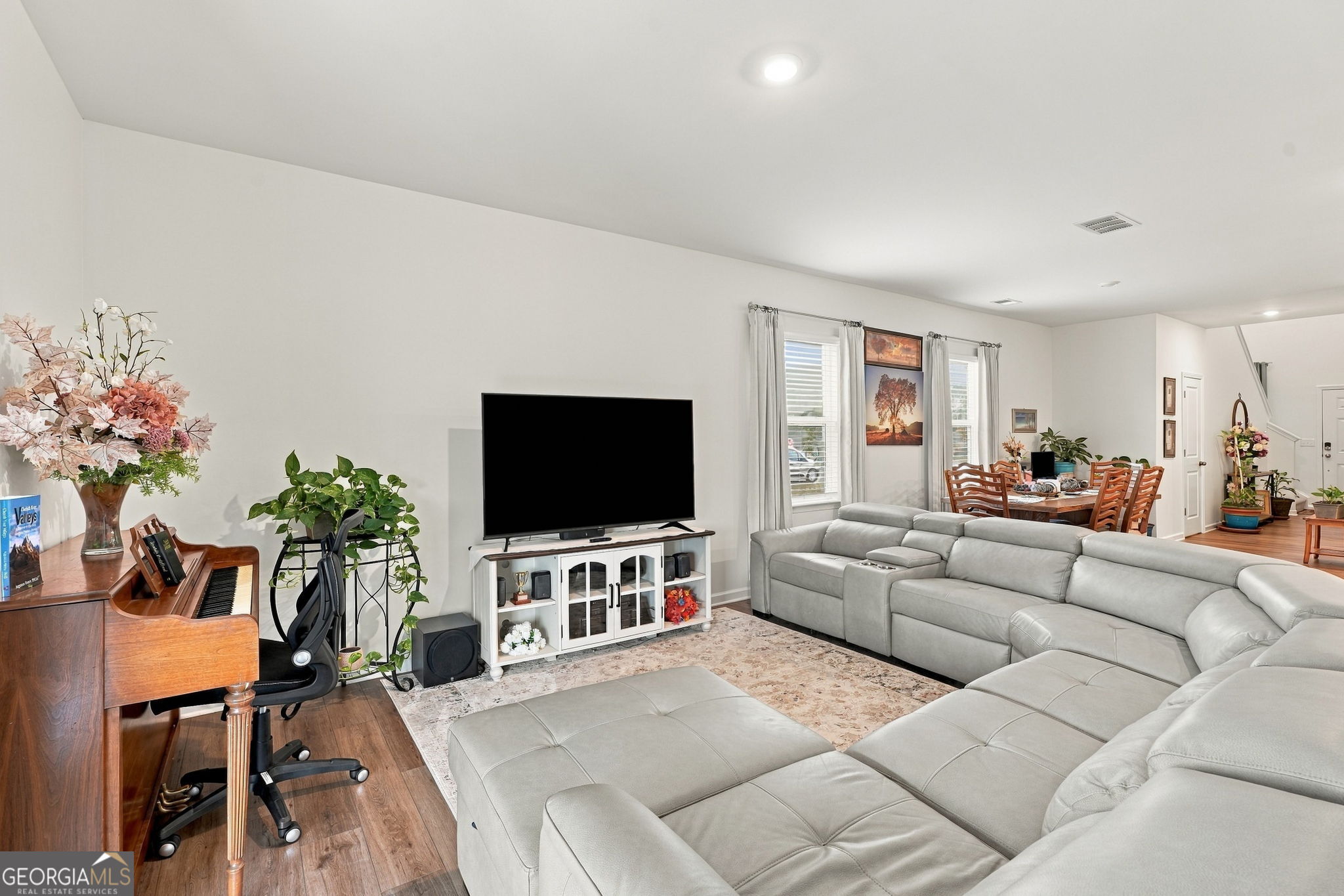 1241 Arnhem Drive Property Photo 8