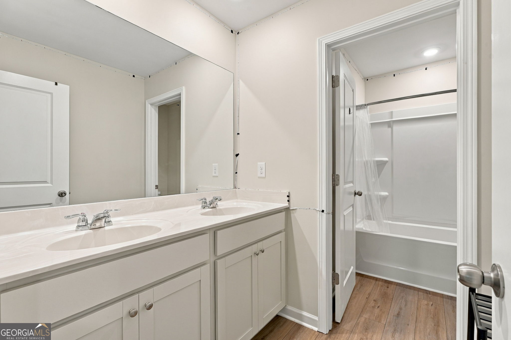 1241 Arnhem Drive Property Photo 13
