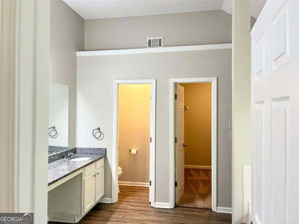 4984 Galleon Crossing # B Property Photo 16