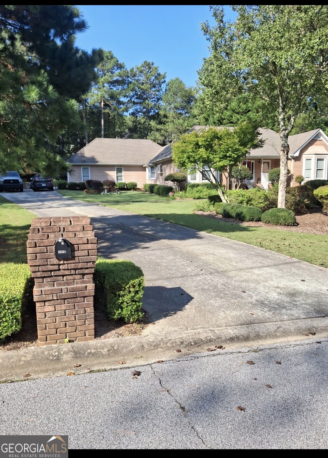 4695 Rutledge Drive Property Photo 2
