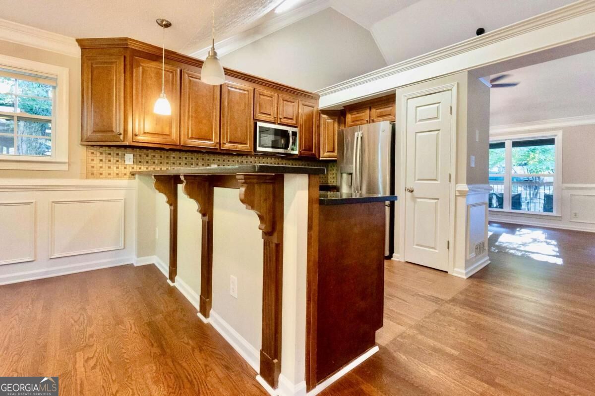 5507 Riverside Drive Property Photo 5