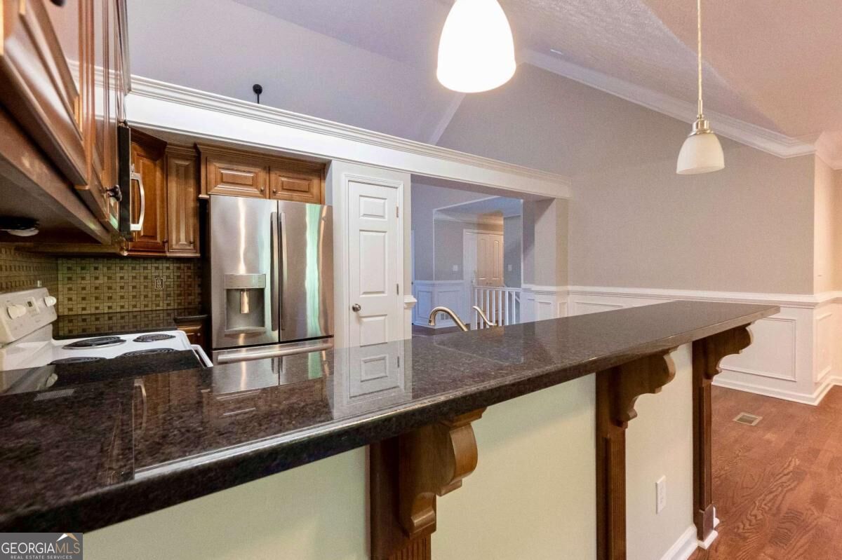5507 Riverside Drive Property Photo 6