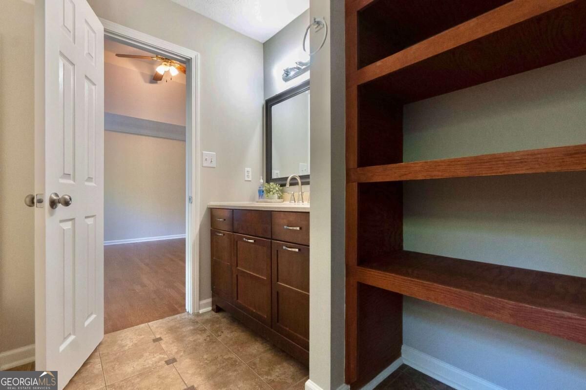 5507 Riverside Drive Property Photo 14