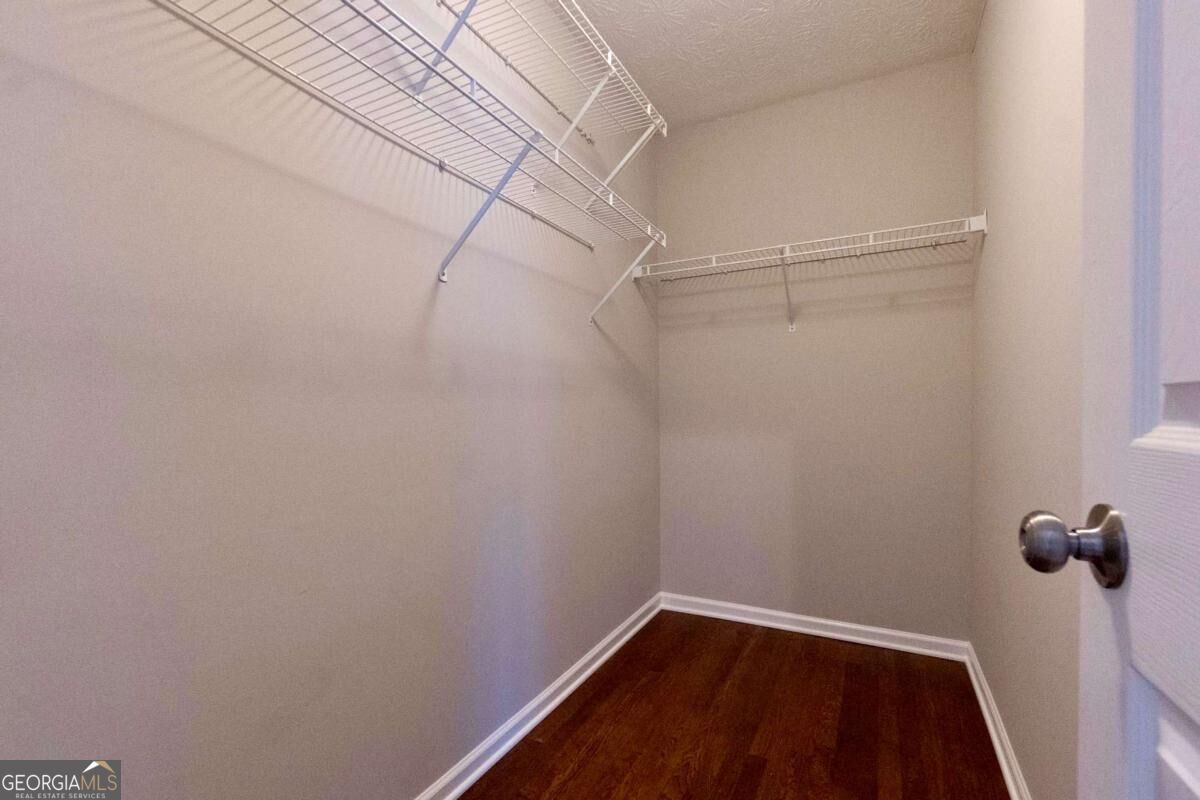 5507 Riverside Drive Property Photo 16