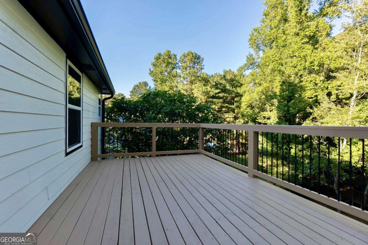 5507 Riverside Drive Property Photo 28