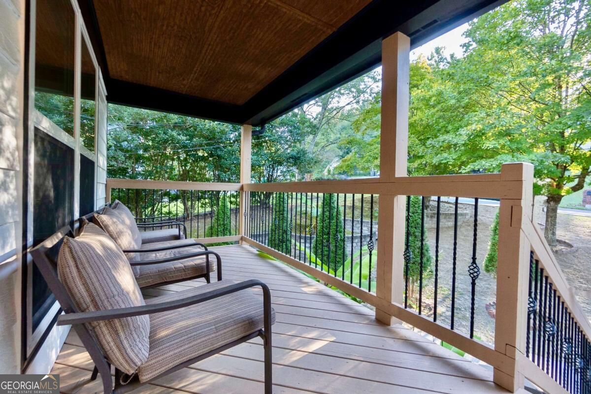 5507 Riverside Drive Property Photo 32