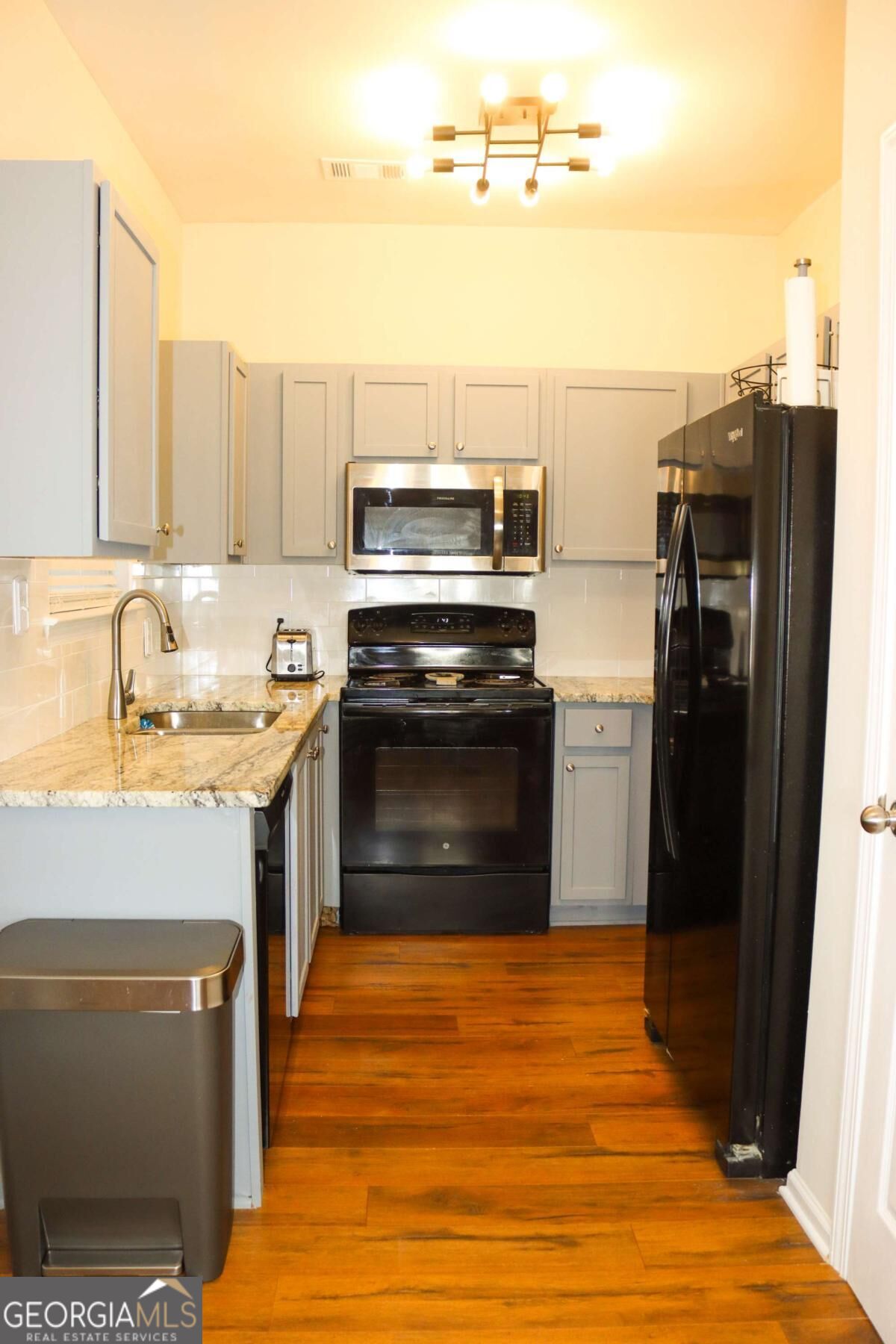 2502 Laurel Circle Nw Property Photo 11