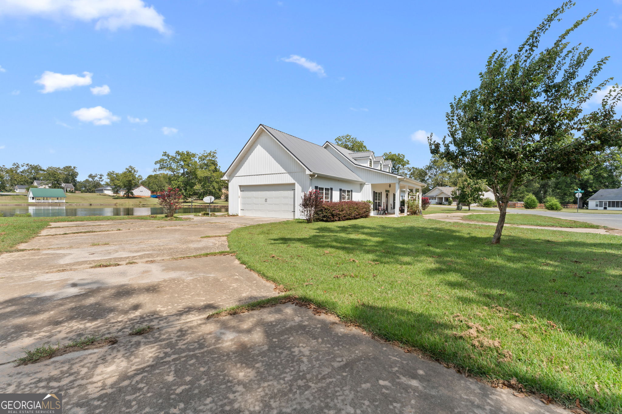 179 Village Circle Property Photo 4