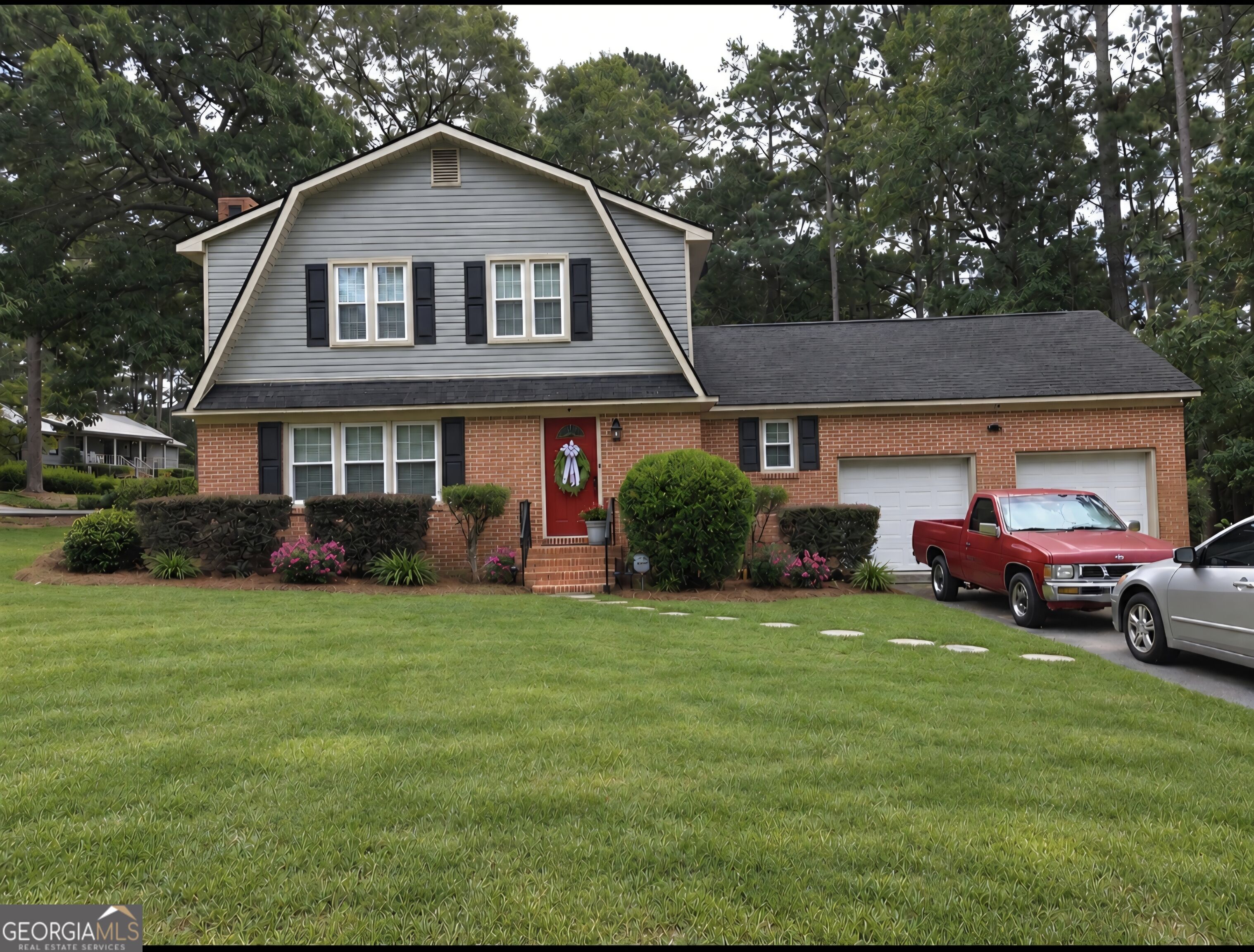120 Lynn Place Property Photo 1