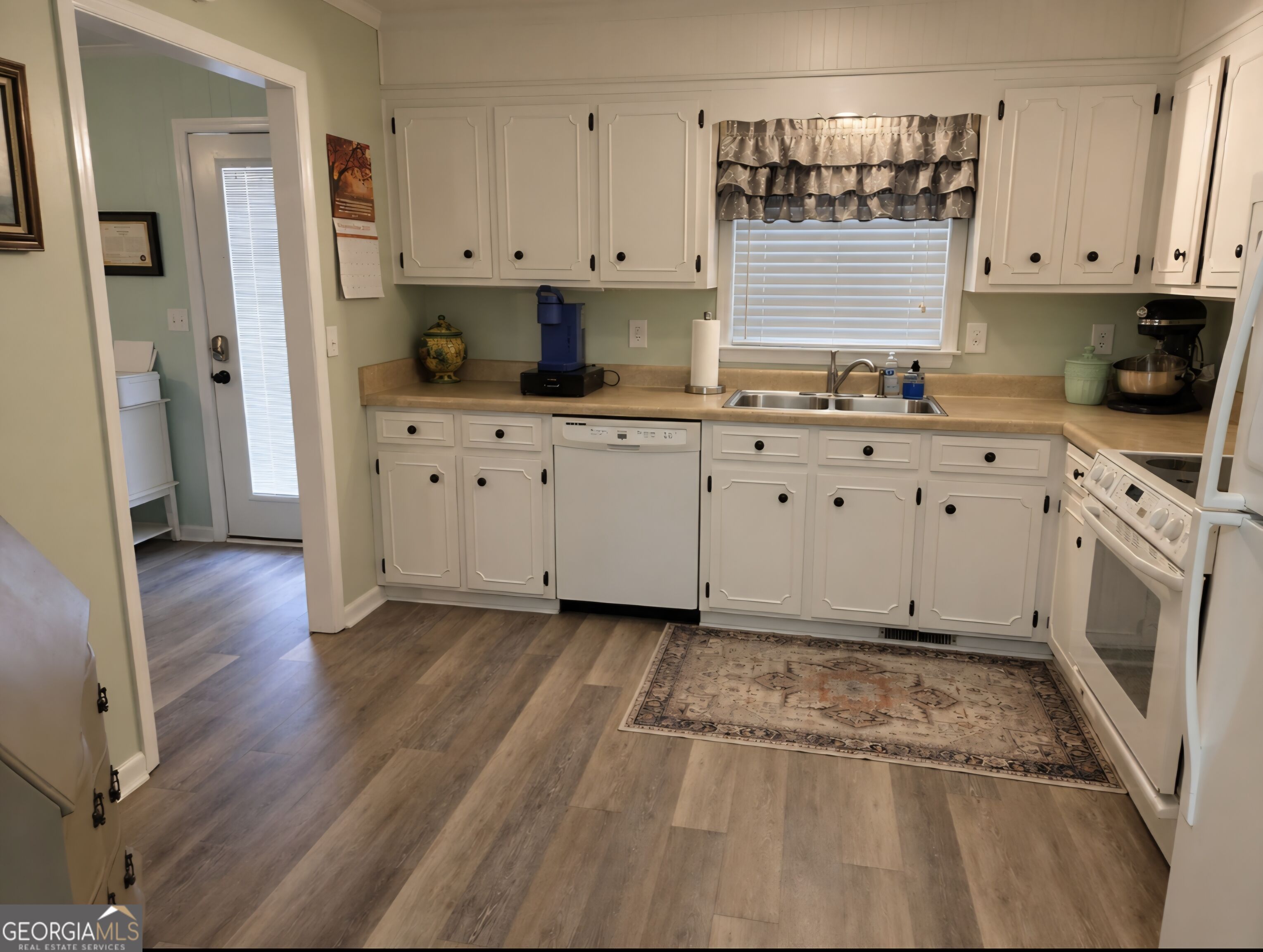 120 Lynn Place Property Photo 6
