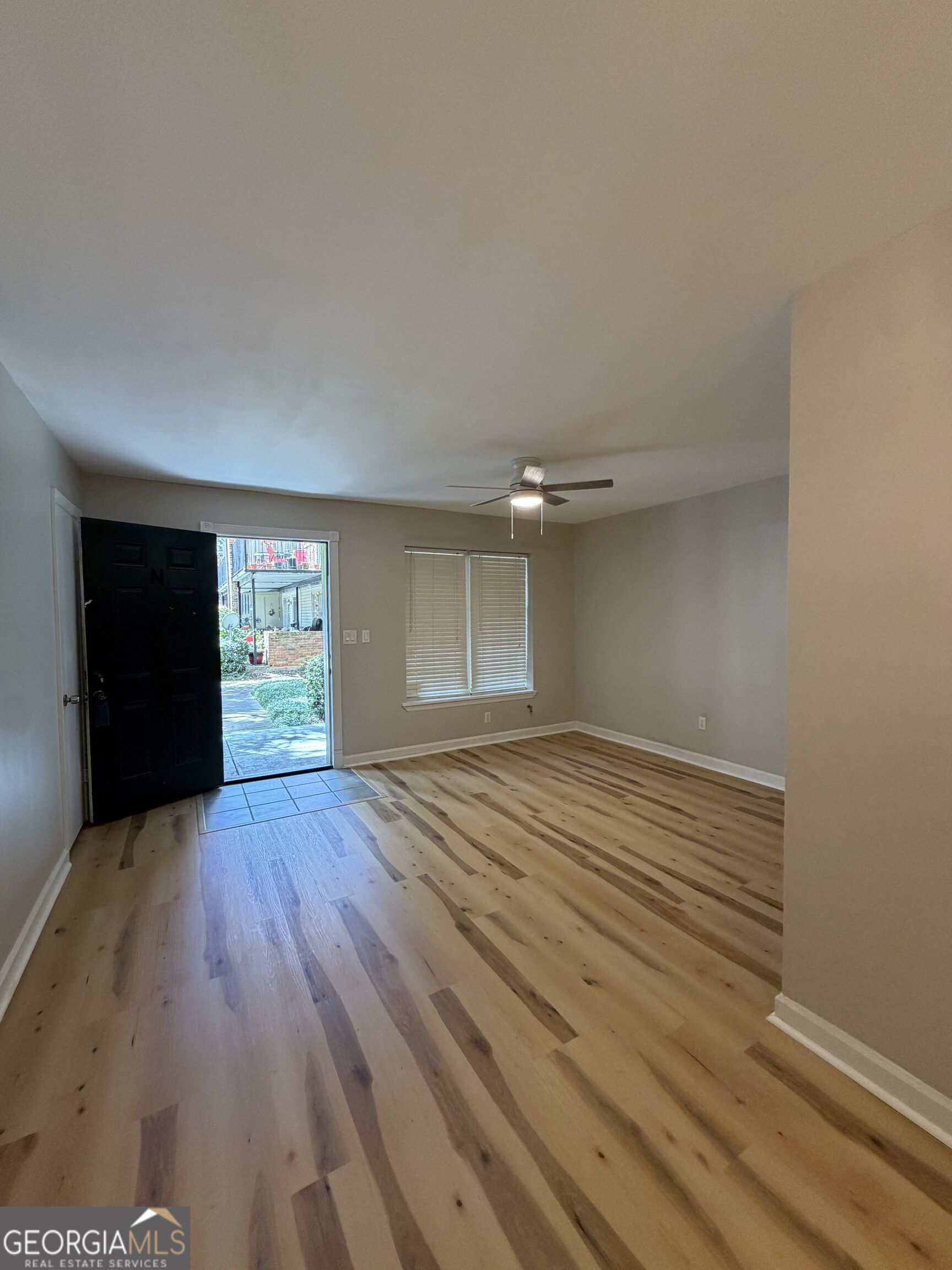 3113 Colonial Way Property Photo 4