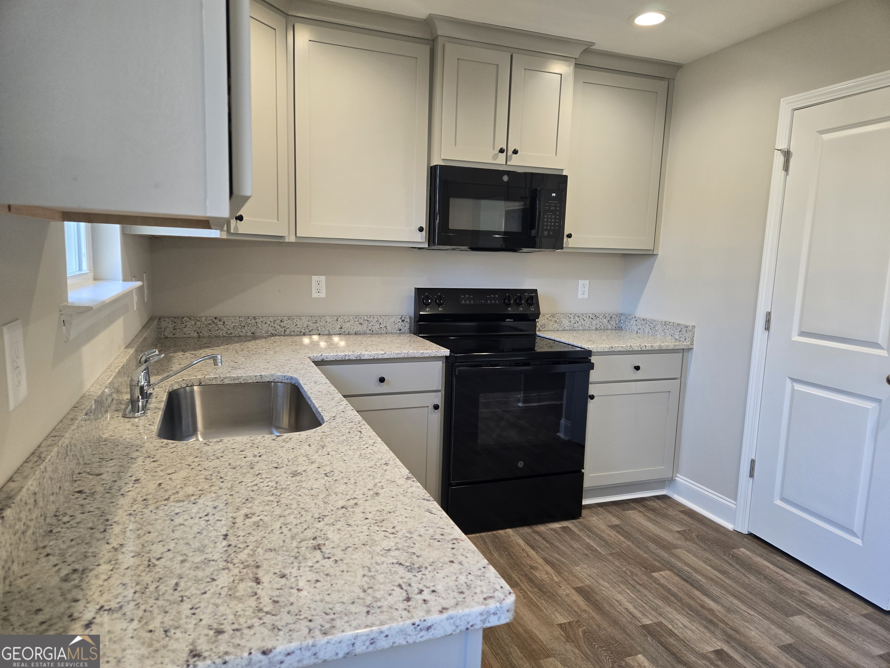3111 Westchester Drive Property Photo 16
