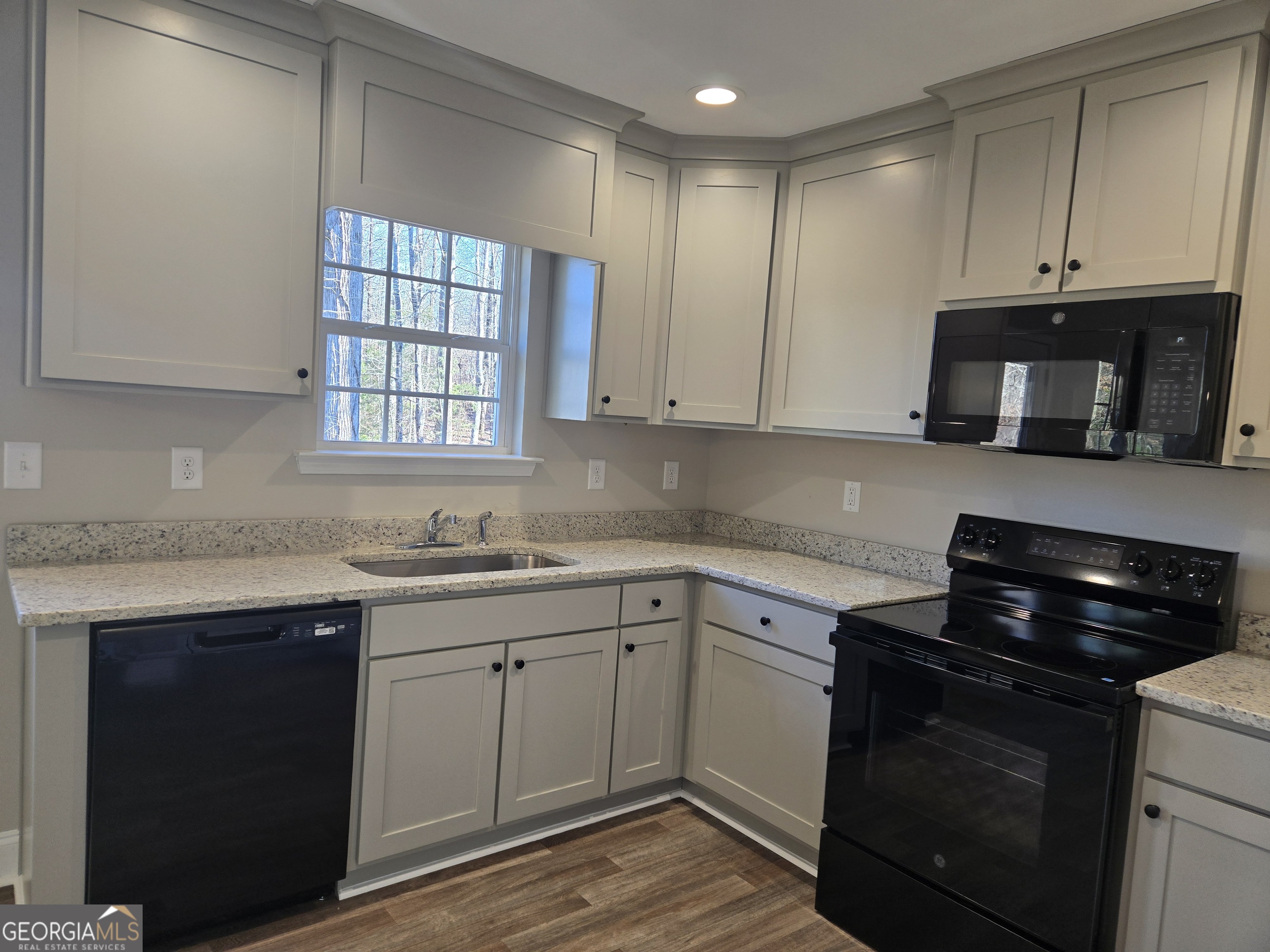 3111 Westchester Drive Property Photo 18