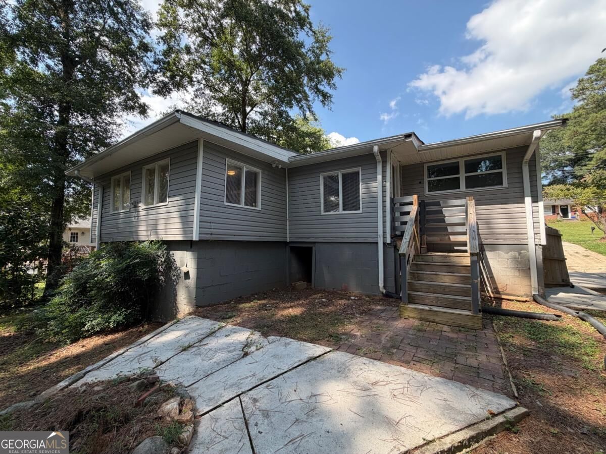1340 Pineglen Drive Property Photo 2
