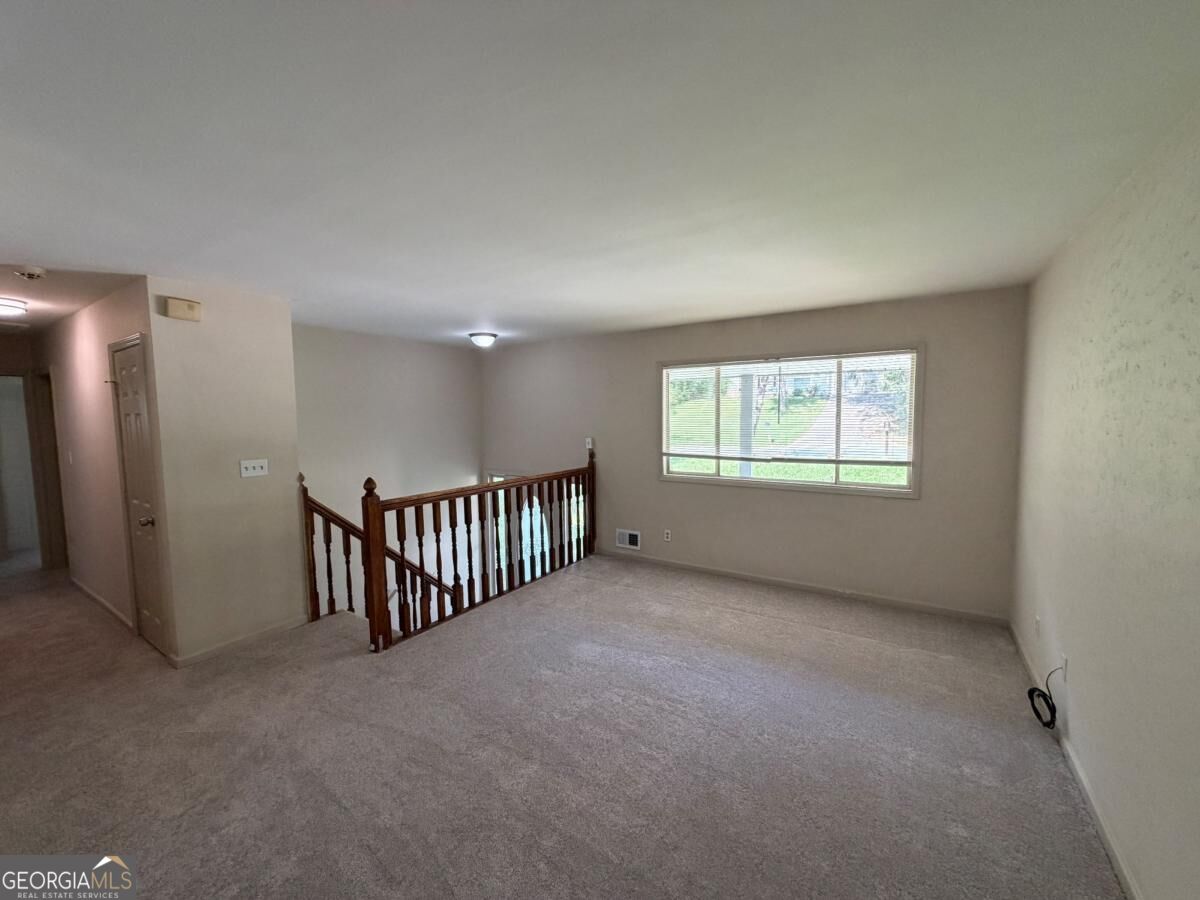 1340 Pineglen Drive Property Photo 3
