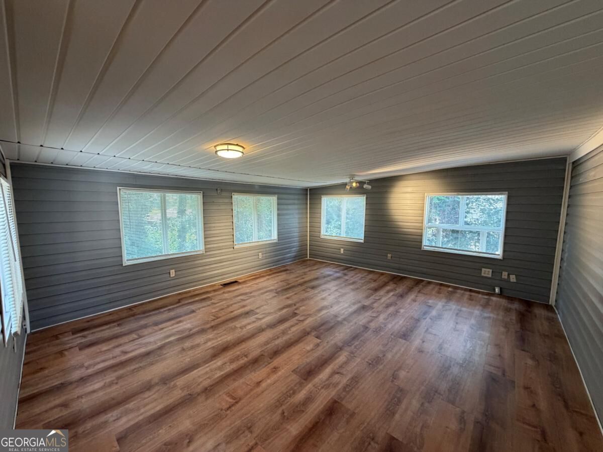 1340 Pineglen Drive Property Photo 9