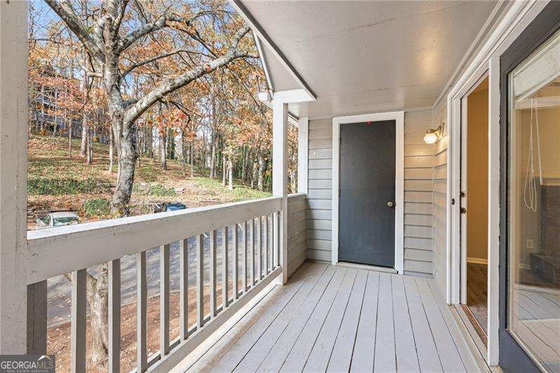 408 Warm Springs Circle Property Photo 4