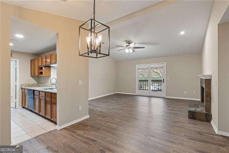 408 Warm Springs Circle Property Photo 9