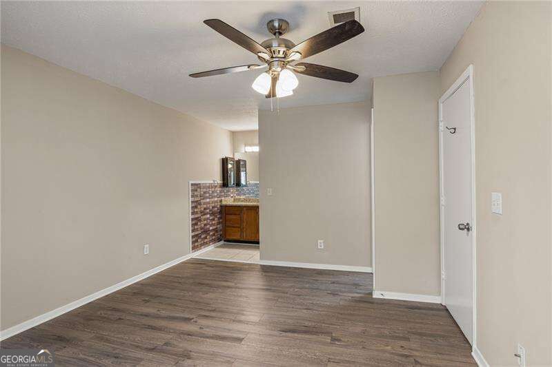 408 Warm Springs Circle Property Photo 13