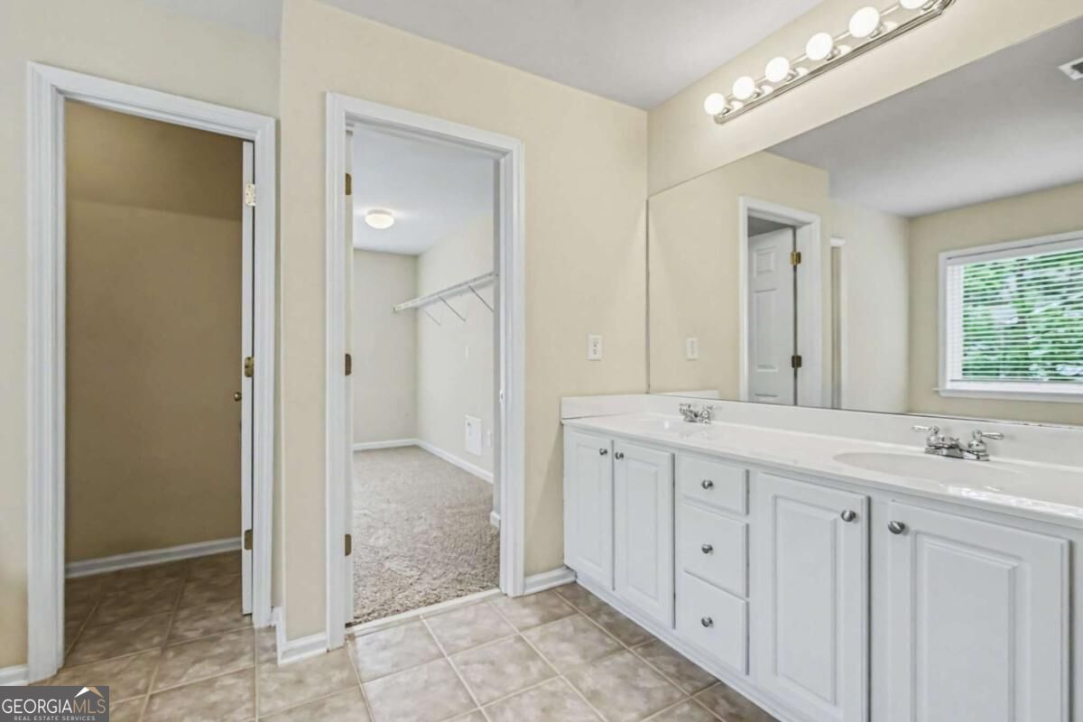 925 Liberty Ives Drive Property Photo 15