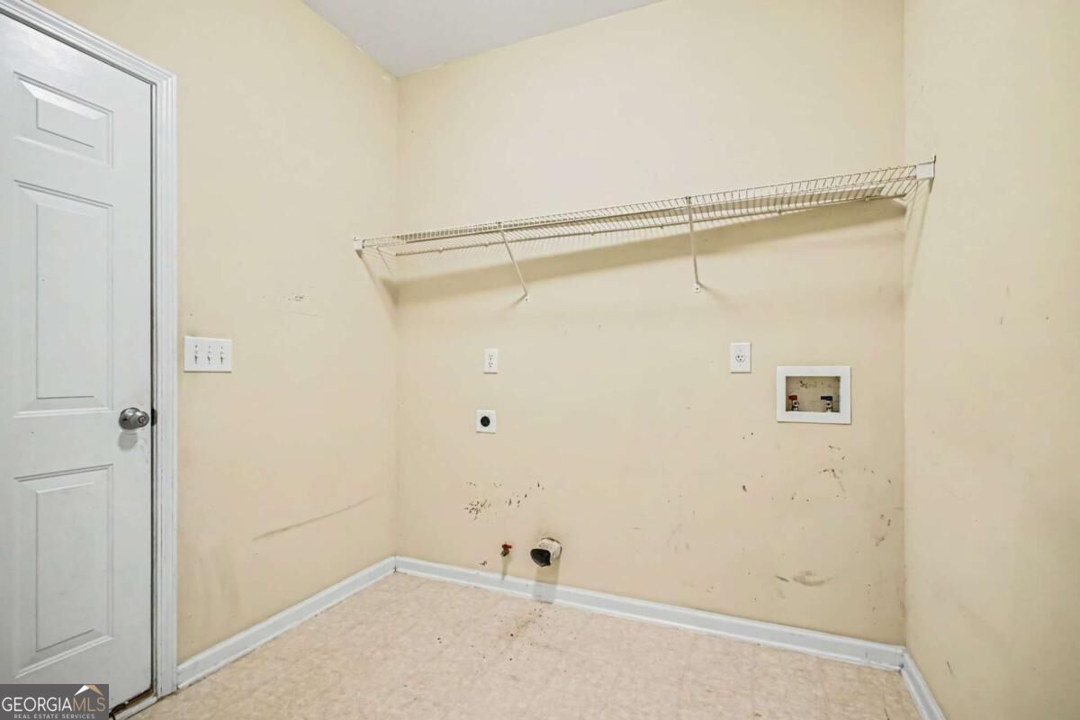 925 Liberty Ives Drive Property Photo 18