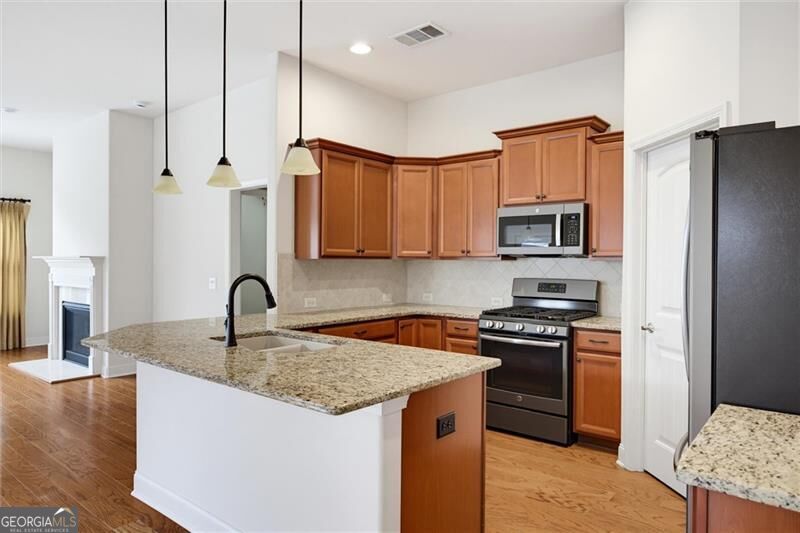2047 Imperial Pond Property Photo 4
