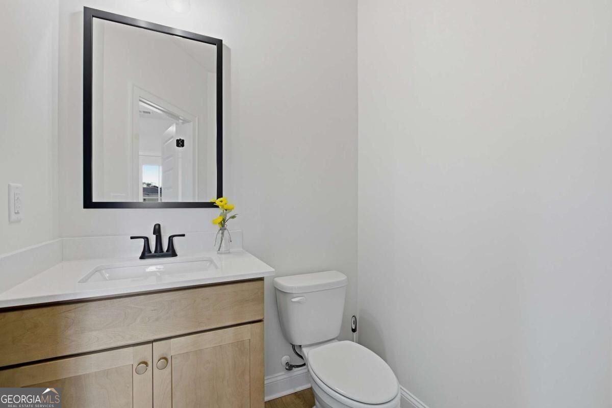 35 Aviation Road Se Property Photo 8