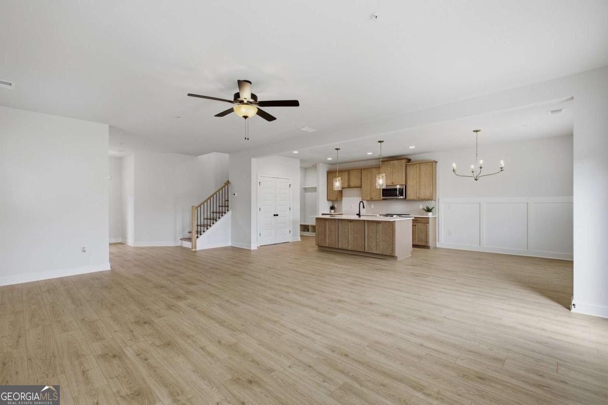 35 Aviation Road Se Property Photo 10