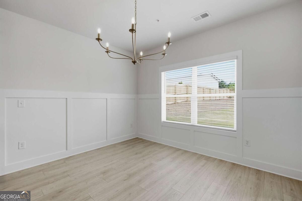 35 Aviation Road Se Property Photo 21