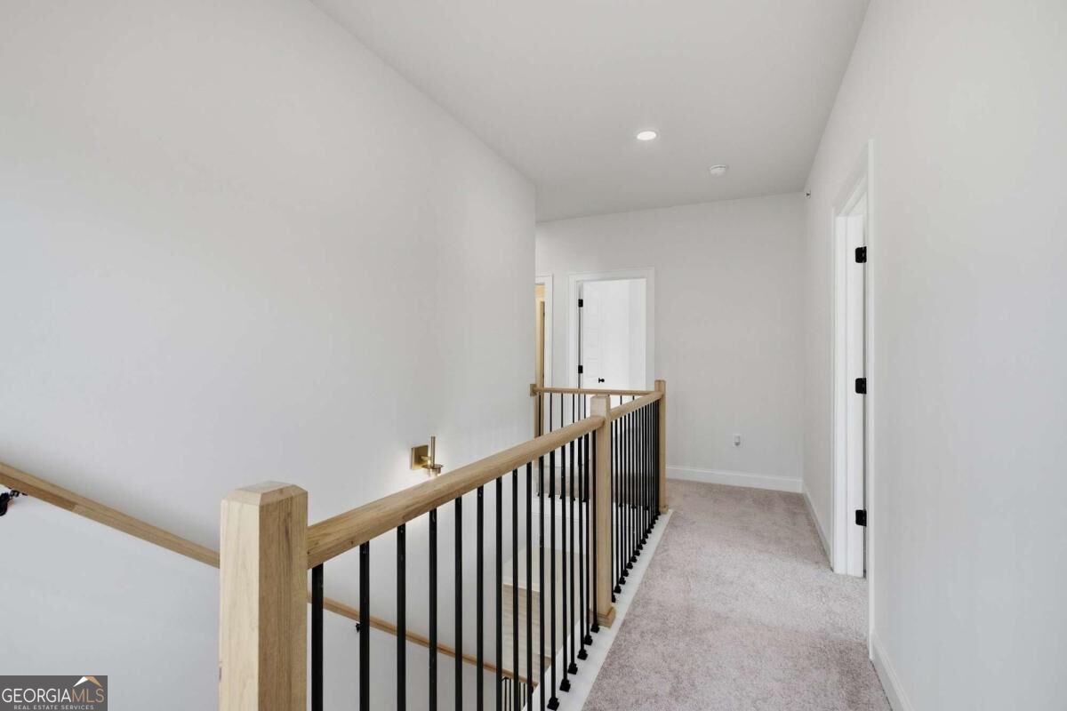35 Aviation Road Se Property Photo 25