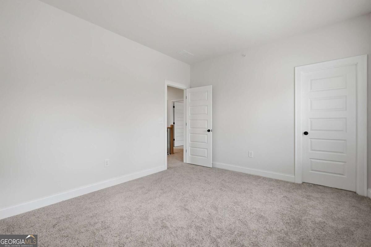 35 Aviation Road Se Property Photo 27