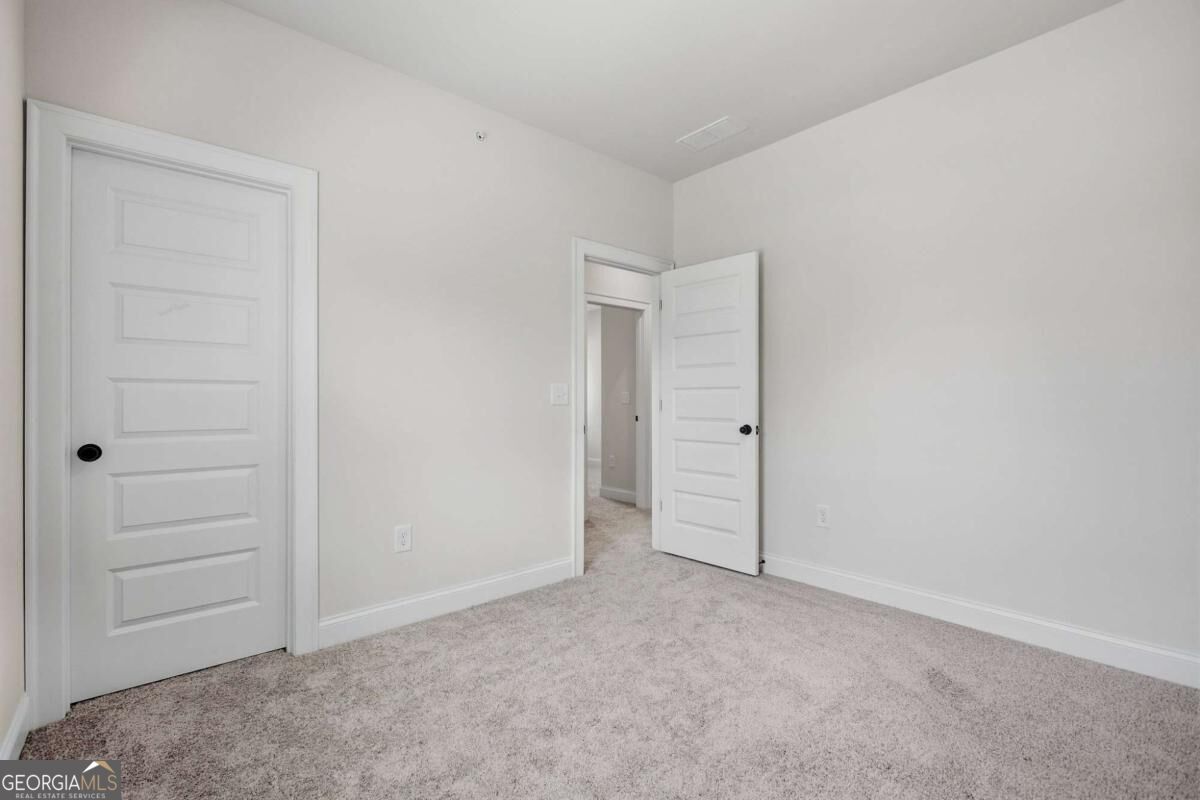 35 Aviation Road Se Property Photo 29
