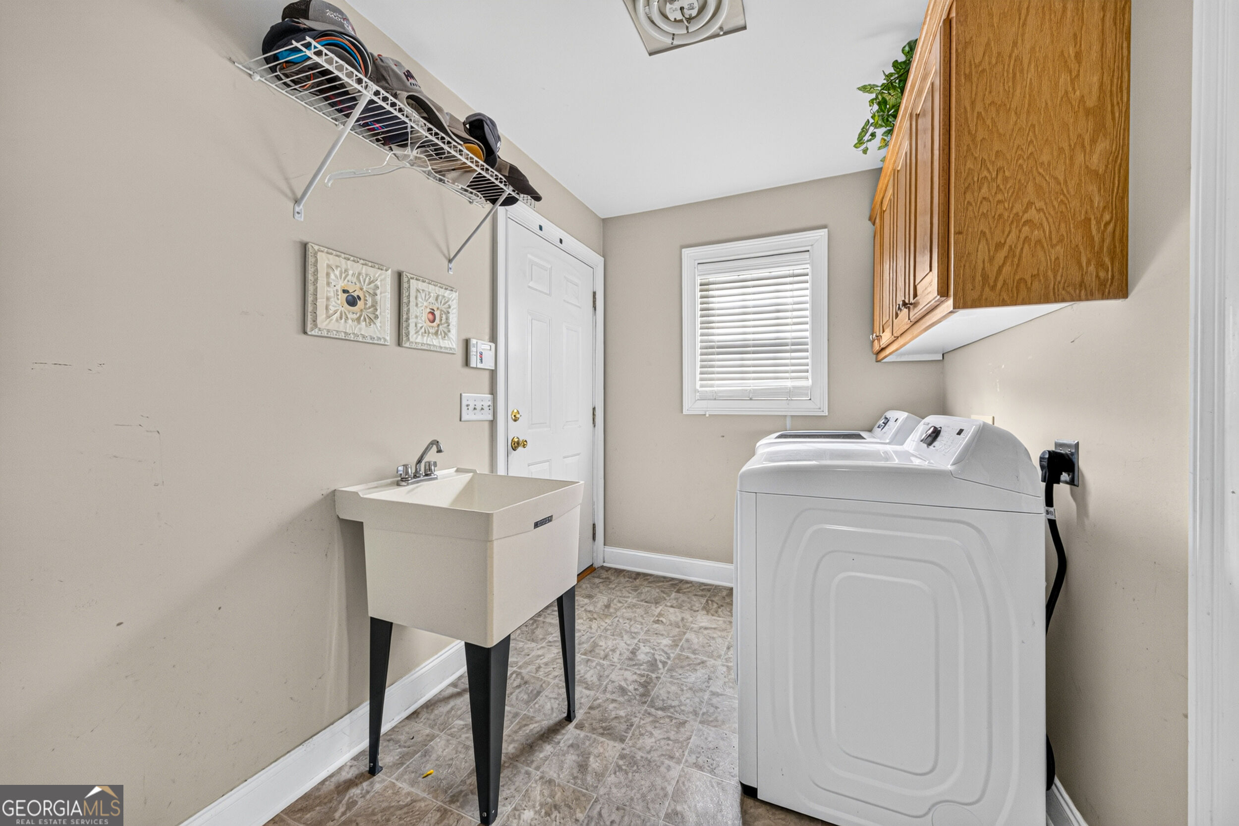 223 Stonebrook Drive Property Photo 4