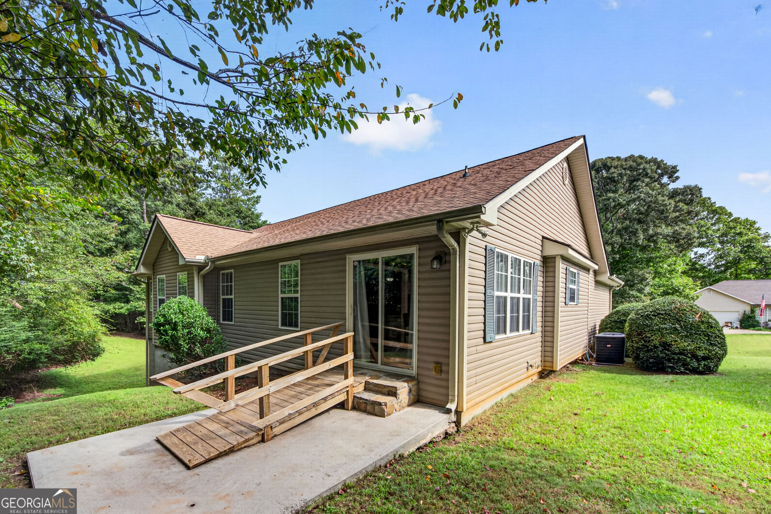 223 Stonebrook Drive Property Photo 33