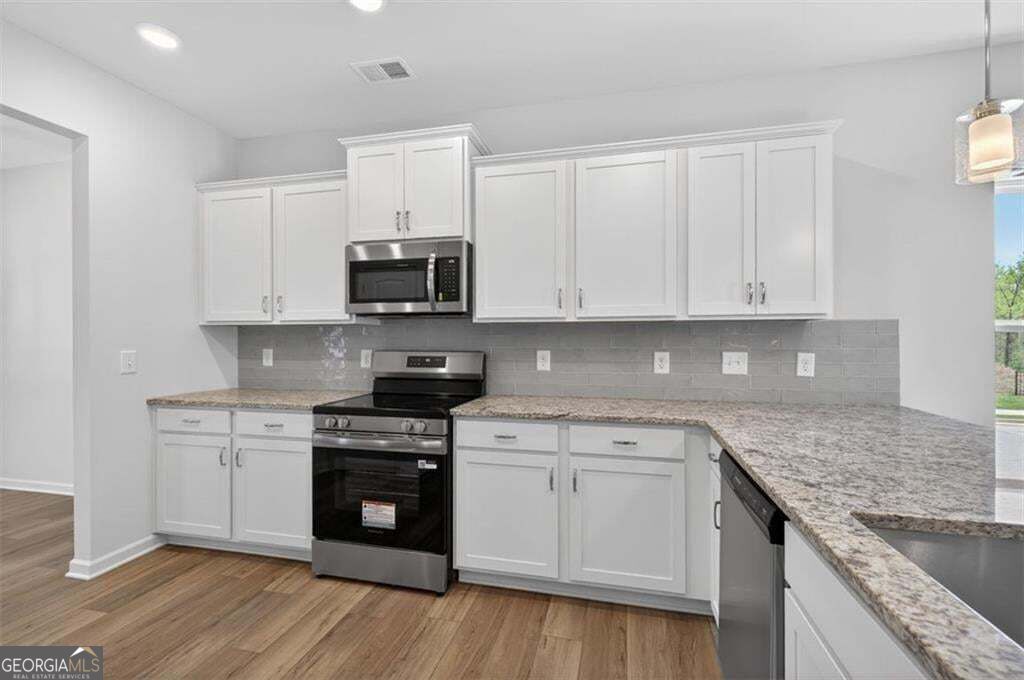 709 Sinclair Lane Property Photo 7