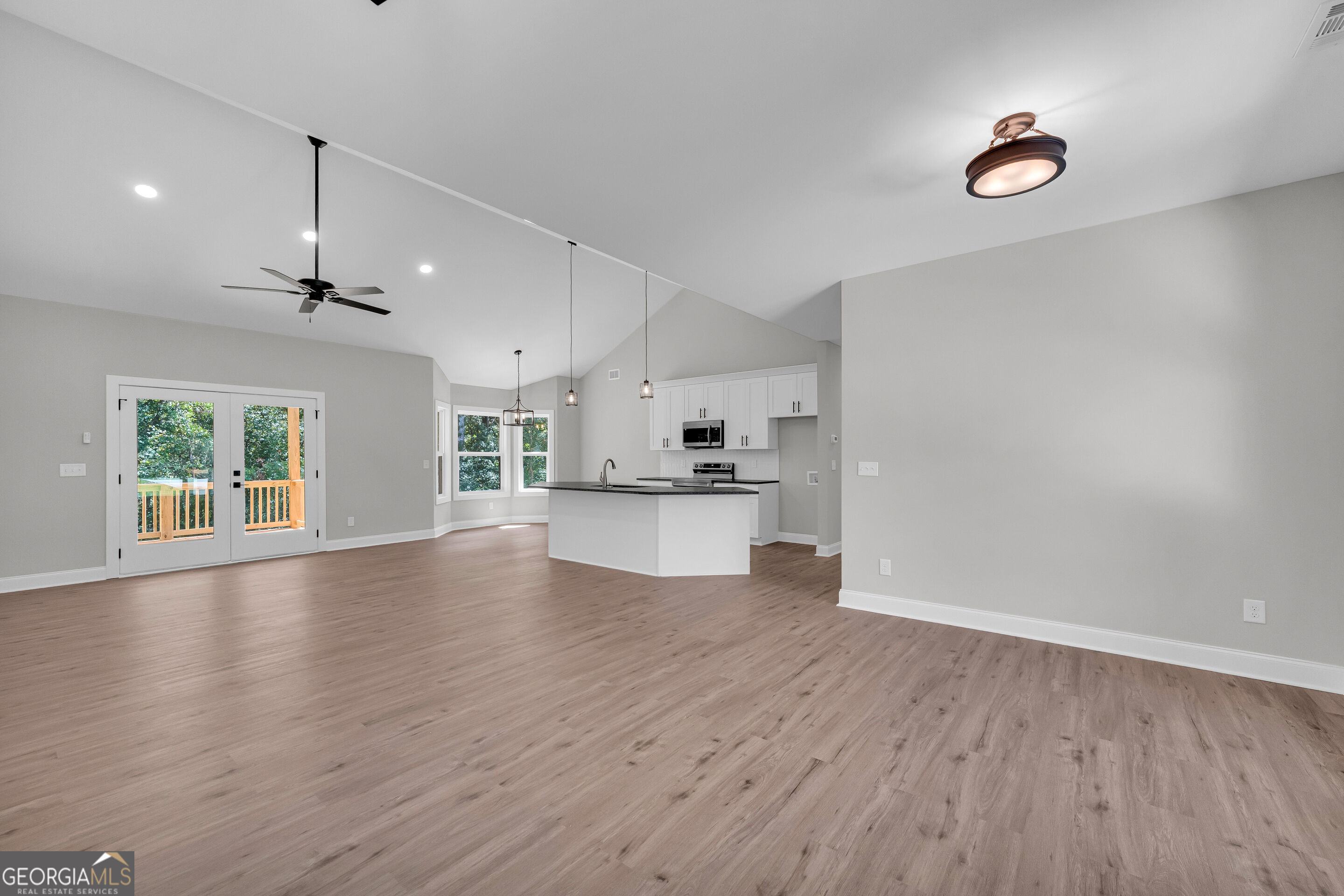 64 Harbor Heights Circle Property Photo 7